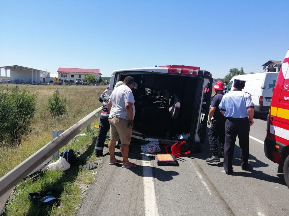 Microbuz răsturnat în Dolj. Doi morți și mai mulți răniți. A fost activat Planul roșu de intervenție