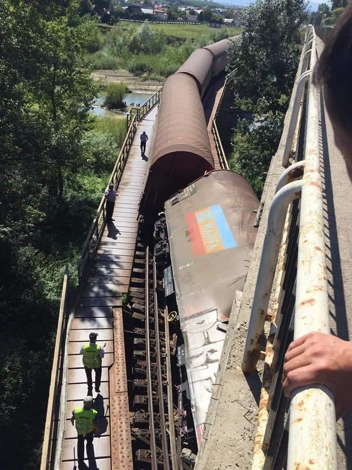 Incident feroviar grav în Suceava. Un tren, plin cu lemne a deraiat de pe șine. Traficul e paralizat - Reacța CFR 610579
