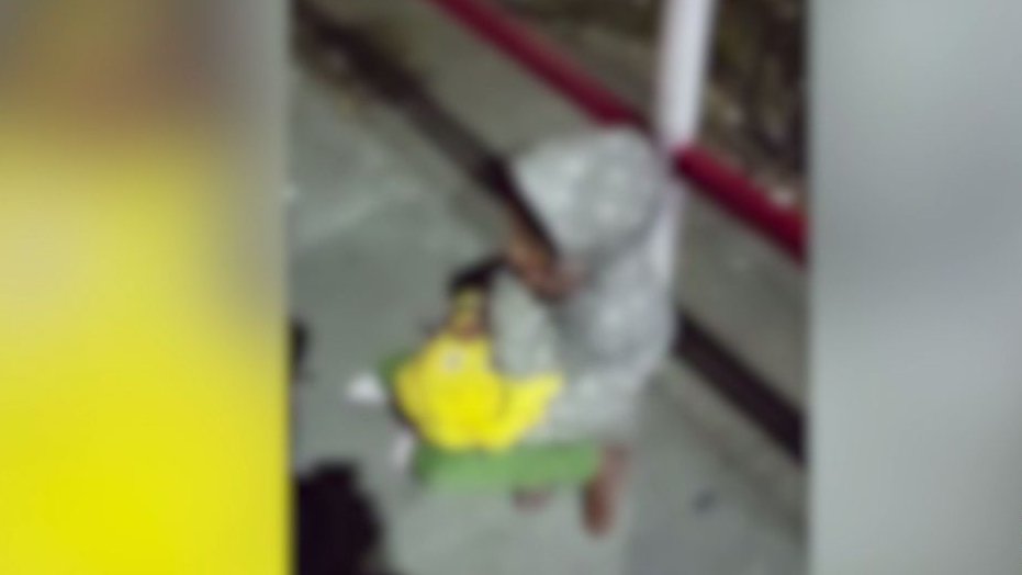 Imagini cutremurătoare în Costineşti cu copii obligaţi să cerşească - VIDEO