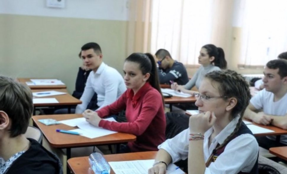 Sesiunea de toamnă a examenului de Bacalaureat 2019 începe cu proba scrisă la limba română