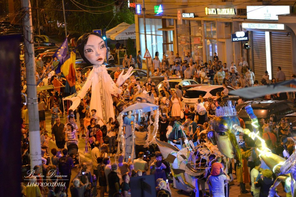 Craiova devine pentru opt zile scena internațională a artei animației - Puppets Occupy Street, ediția a VI-a. VIDEO