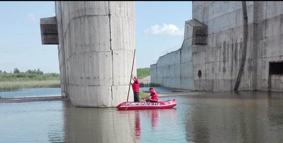 Alertă în Capitală! O persoană s-ar fi sinucis în Lacul Morii