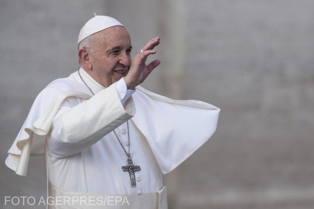 Papa Francisc a rămas blocat în lift. A fost salvat de pompierii Sfântului Scaun