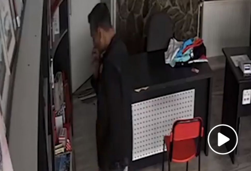Culmea furtului! Filmat în timp ce a furat de două ori din acelaşi magazin (VIDEO)