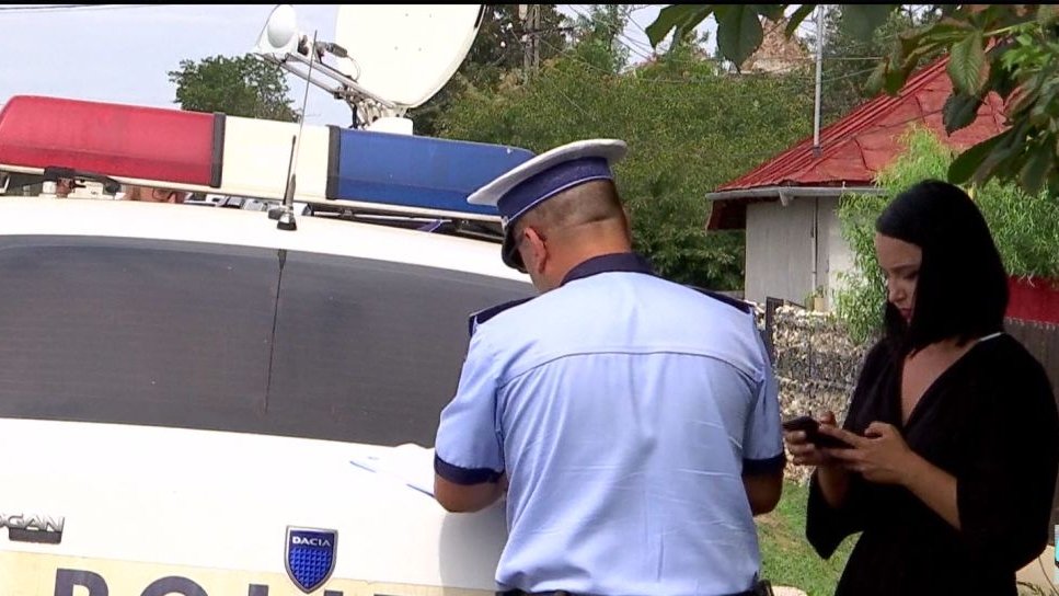Jurnalista Antena 3 povesteşte cum a fost jefuită, iar apoi s-a trezit cu tatăl hoţului la uşă - VIDEO