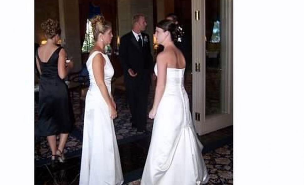 Situație de coșmar pentru o tânără chiar în ziua nunții. Cum a venit soacra îmbrăcată la eveniment. Toți invitații s-au uitat doar la ea 614102