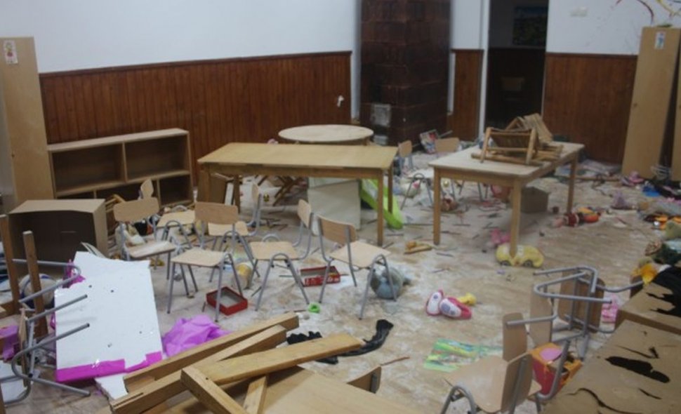 Trei copii au distrus o școală întreagă din Giurgiu, în doar trei ore.„A  fost distractiv până am început să obosim”