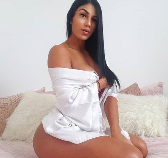 Ea este fotomodelul celebru care a murit asasinată alături de românul Ionuț Oțelac în Costa Rica. "L-a îmbrățișat de parcă voia să-l protejeze!" 614612