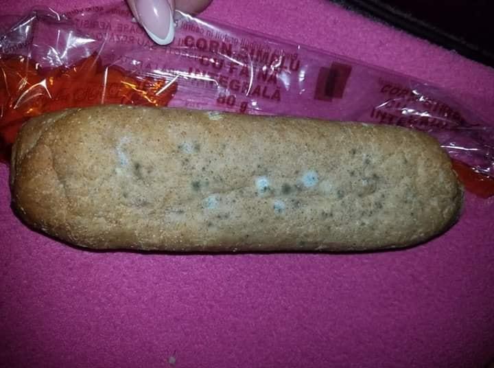 Alexandra și-a văzut copilul venind îngrozit de la școală: "Mami, mami uite ce am primit la ore!". Când a înțeles tânăra ce are în mână, a crezut că leșină: Ce rușinos! 614578