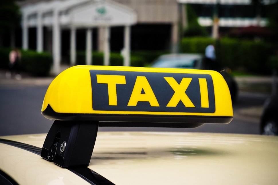 Rabla Taxi 2020. Taximetriştii din Bucureşti primesc 15.000 de lei pentru schimbarea maşinilor