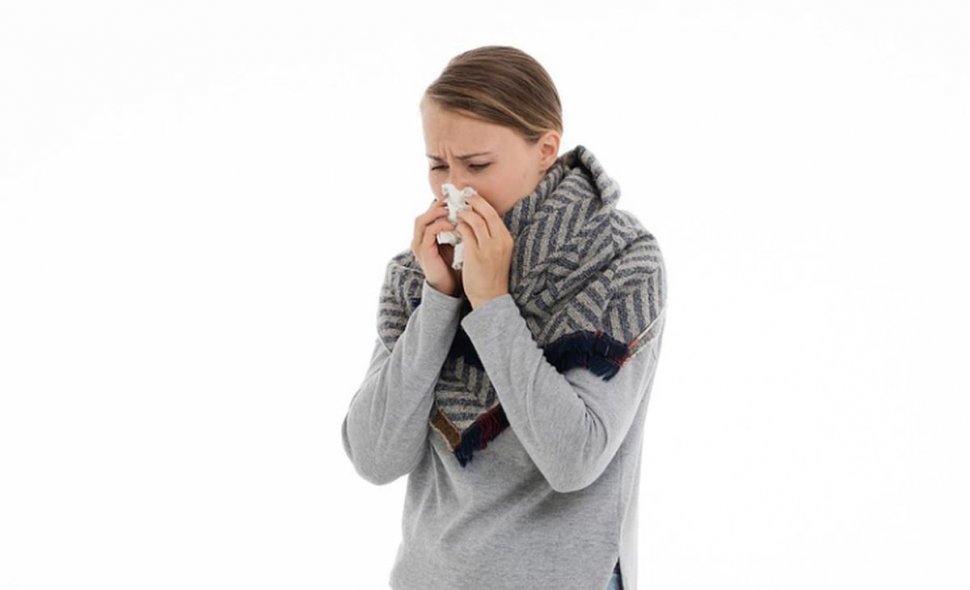 A început sezonul virozelor respiratorii. Reguli simple care ţin boala departe de noi