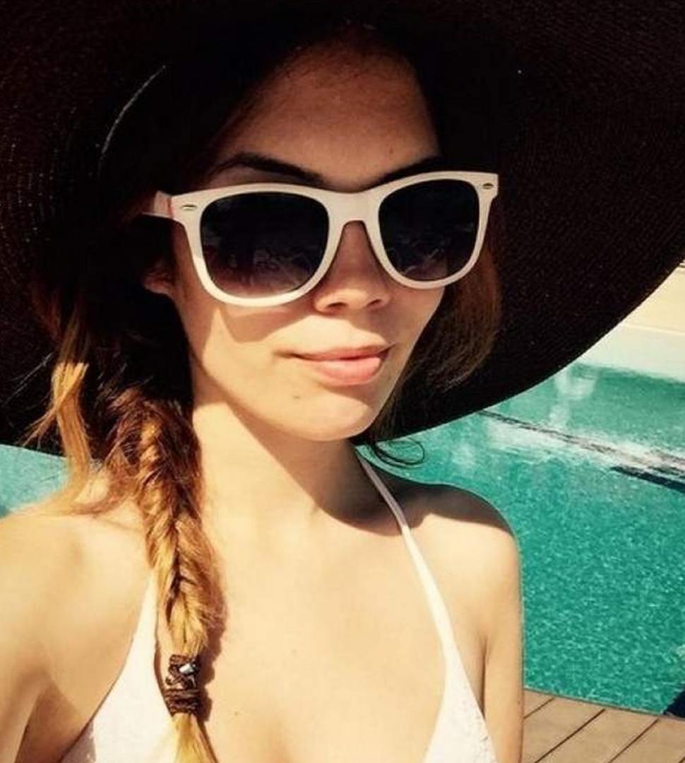 Alexandra este singura nepoată a lui Nicolae Ceaușescu. Are 23 de ani și este de o frumusețe rară 615587