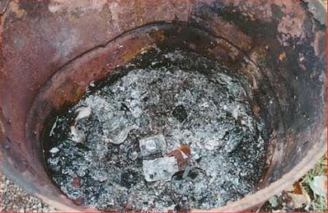 Tragedia Caracal. Primele imagini cu telefonul de pe care a sunat Alexandra Măceșanu. Ce s-a descoperit în butoiul din curtea lui Dincă 615541