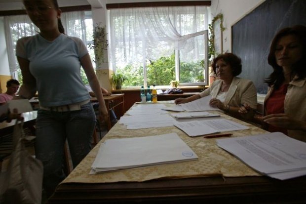 ZIUA PROFESORULUI. La ce salarii au ajuns profesorii cu vechime și cei începători în România?