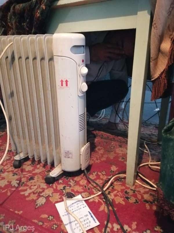 Un bărbat din Argeș şi-a sunat sora, alarmând-o că ar fi într-un loc necunoscut, de unde nu este lăsat să plece. 150 de poliţişti l-au căutat, dar nu se așteptau să-l găsească în acest loc  618769