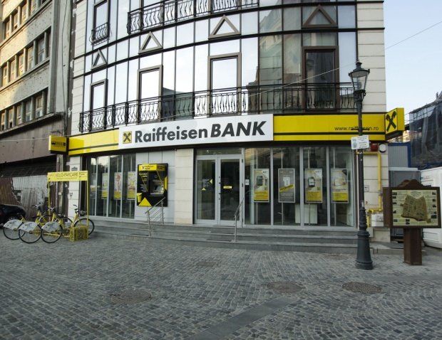 Raiffeisen Bank, amendată cu 150.000 euro pentru încălcarea legislației privind datele personale. Amendă de 20.000 de euro și pentru Vreau Credit S.R.L.