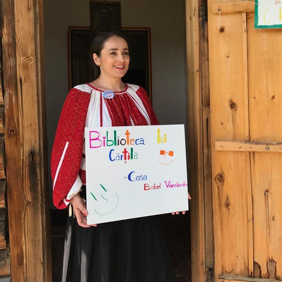 Jurnalistul care aduce cartea la sate. Vrancea, locul uitat în umbra politicii:  „Am văzut copiii strângând cărțile primite la piept” 619521