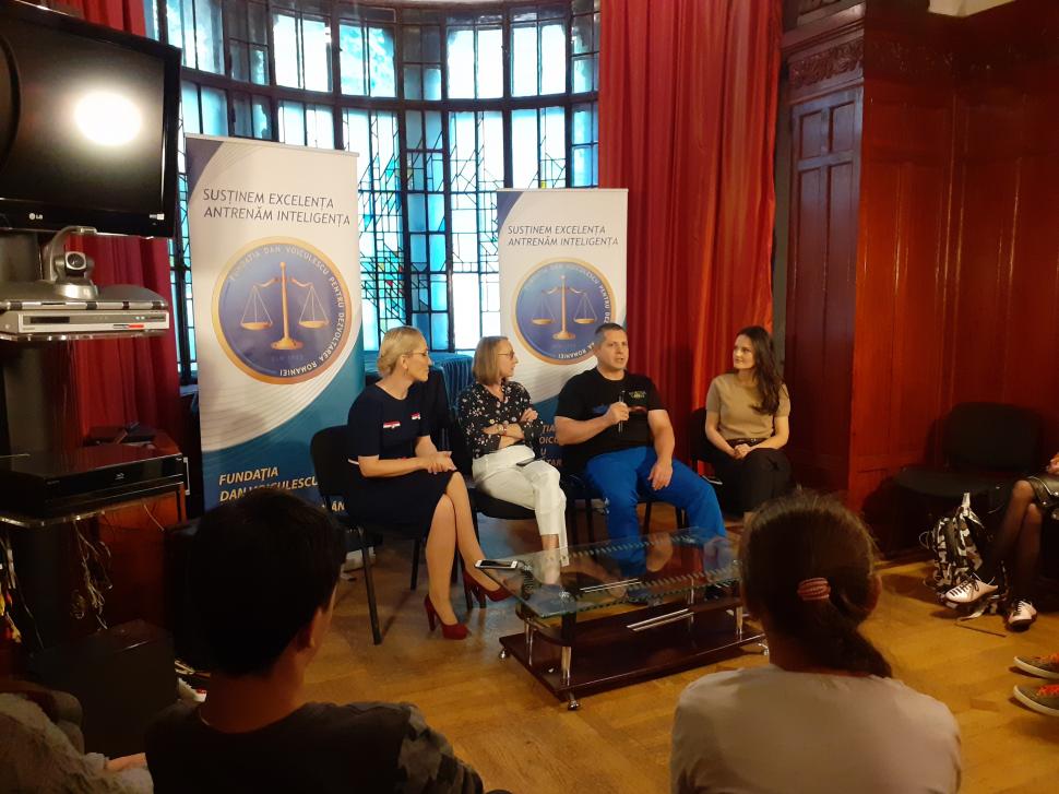 Gabriela Szabo față în față cu elevii, în cadrul proiectului ”România TA!” 619911