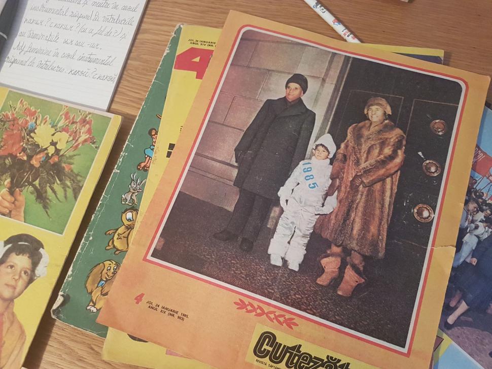 Locul din București unde vezi cum era să trăiești în comunism. Uniforma de pionier, cartelele de zahăr și ulei, păstrate pentru străini 617199