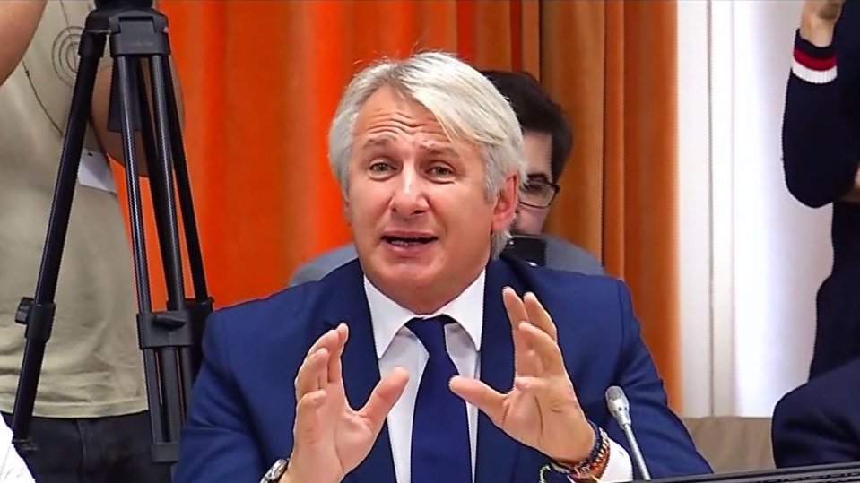 Eugen Teodorovici către ministrul propus la Finanţe, Florin Cîţu: ''Eşti un hoţ, ştiu toţi!'' - VIDEO