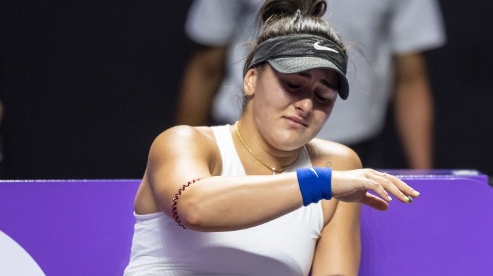 Bianca Andreescu s-a retras de la Turneul Campioanelor. „Rezultatul de la RMN mă forţează să renunţ”