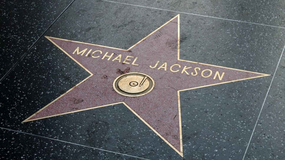 Top Forbes. Cine sunt vedetele care fac bani și după moarte. Michael Jackson ocupă prima poziție cu o sumă uriașă