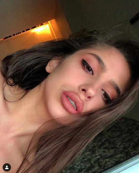 Ioana și-a făcut o schimbare de look și a postat o fotografie pe Instagram. În câteva minute, 4.500 de oameni au crezut că leșină. Ce se putea zări în imagine FOTO 622929