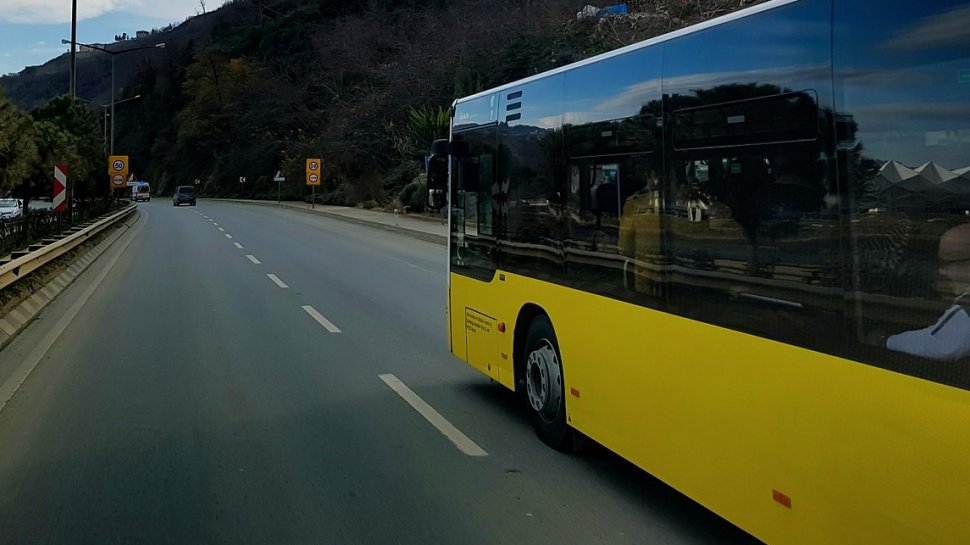 Scandal uriaș într-un autocar aflat pe ruta Satu Mare-Cluj. Șofer agresiv verbal și fizic cu o călătoare. Totul a fost filmat (VIDEO)