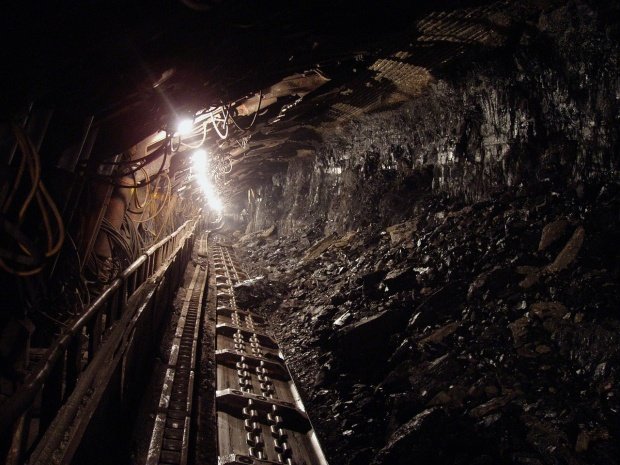 Minerii continuă protestul din subteranul exploatărilor Paroşeni şi Uricani. Este a şasea zi consecutiv