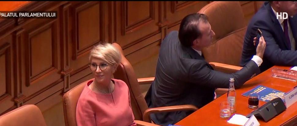 Ce a putut să facă un ministru al Guvernului Orban în Parlament, după ce a aflat rezultatul final. Celor prezenți nu le-a venit să creadă - FOTO 623841