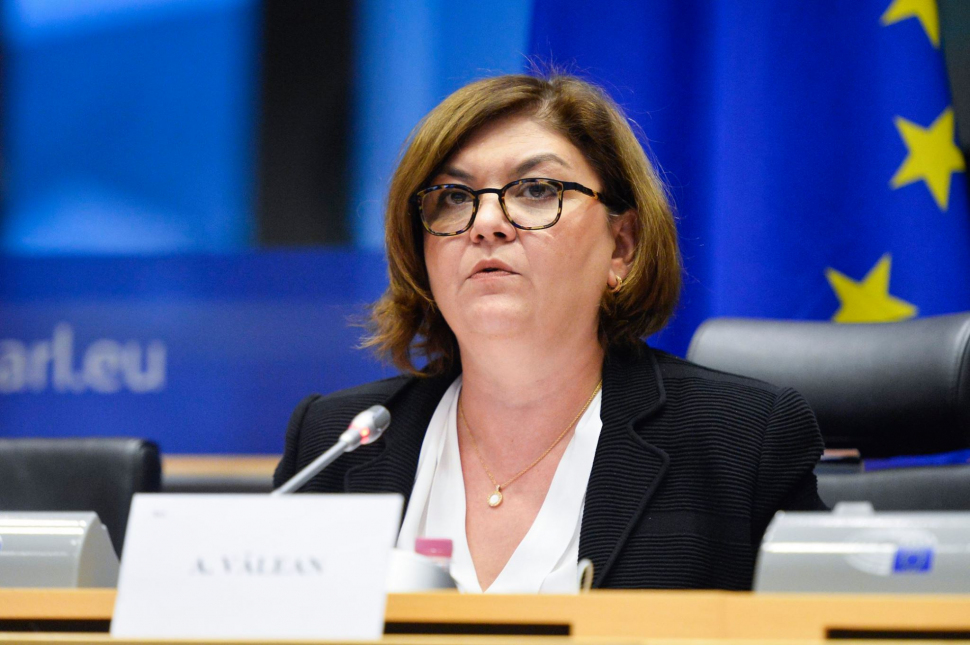 Adina Vălean dă testul declarației de avere pe 12 noiembrie, în Parlamentul European