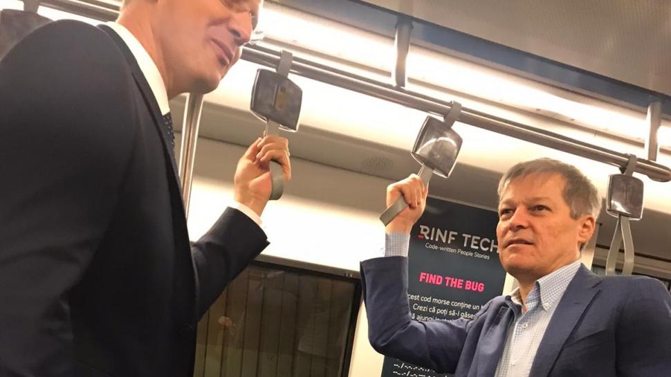 Moment caraghios cu Dacian Cioloș la metrou.  FOTO