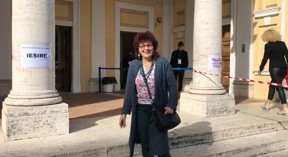 ALEGERI PREZIDENȚIALE 2019. Româncă din Roma, după ce a ieșit la vot: „Acum s-a votat cum trebuie. Data trecută am ajuns la spital”