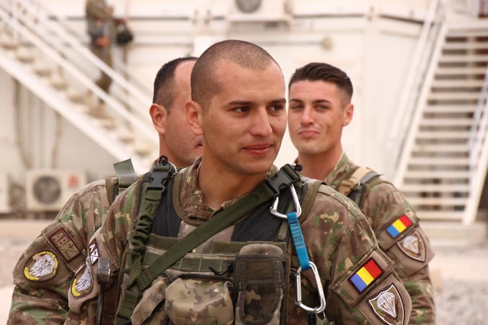 Militarii români din Afganistan au votat dupa ce s-au întors din misiune - FOTO