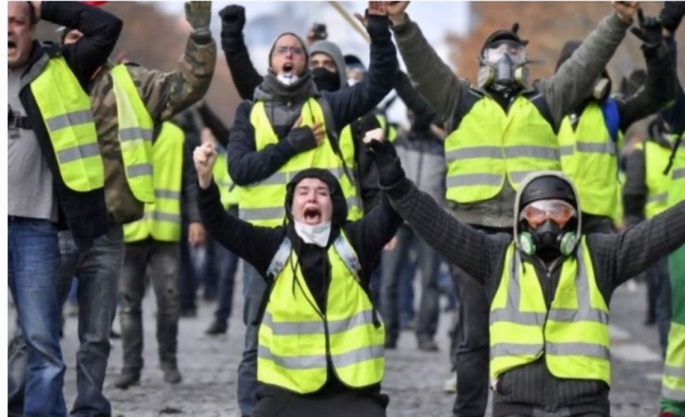 Au fost noi PROTESTE violente la Paris. Cel puţin 120 de persoane au fost reținute