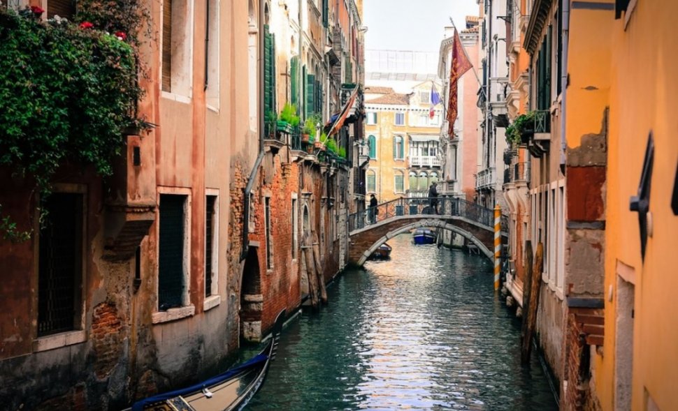 Veneția e în stare de alertă. Se pregătește să înfrunte din nou invazia apelor, din cauza vântului puternic din larg