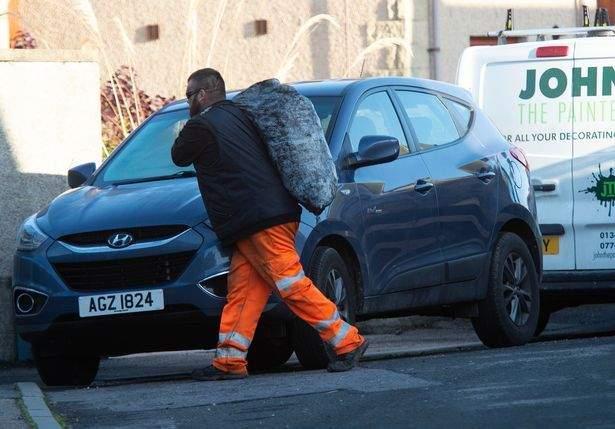 A câștigat o avere la LOTO și toți îl invidiau. Acum muncește din greu, pe un salariu de nimic: „Dacă mai aveam banii, acum eram la 2 metri sub pământ” 626548