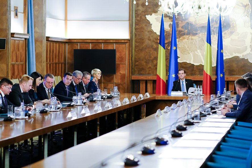 Ludovic Orban, ședință de urgență cu miniștrii la sediul PNL
