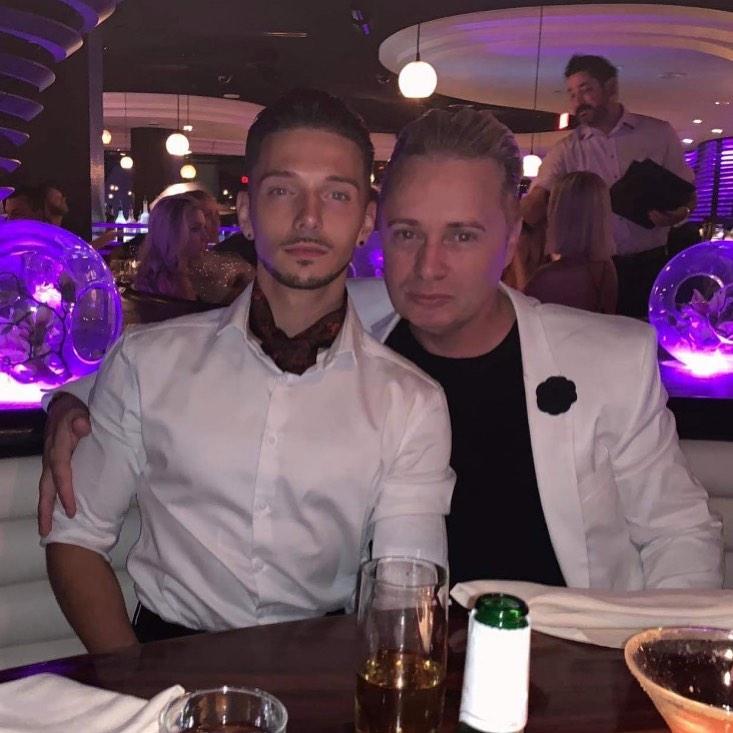 Într-o zi, fiica lor a venit să-și prezinte iubitul părinților. În momentul în care l-a văzut, tatăl a știut pe loc ce va urma. „E real!” (FOTO) 626685