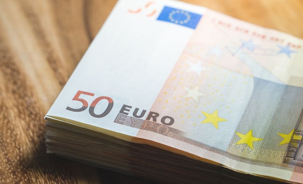 Euro, la un nou maxim istoric pentru a treia zi consecutiv