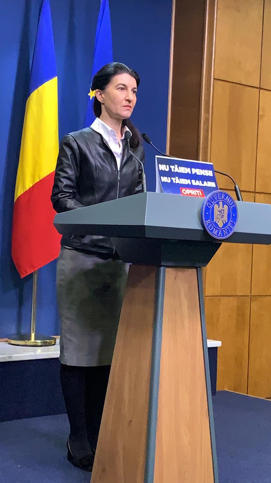 Gest inedit făcut de ministrul Muncii! Este prima dată când se întâmplă așa ceva într-o conferință de presă 627128