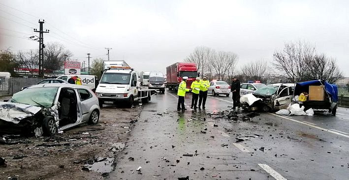 Accident cumplit în Focșani: O persoană a murit, alte cinci sunt rănite
