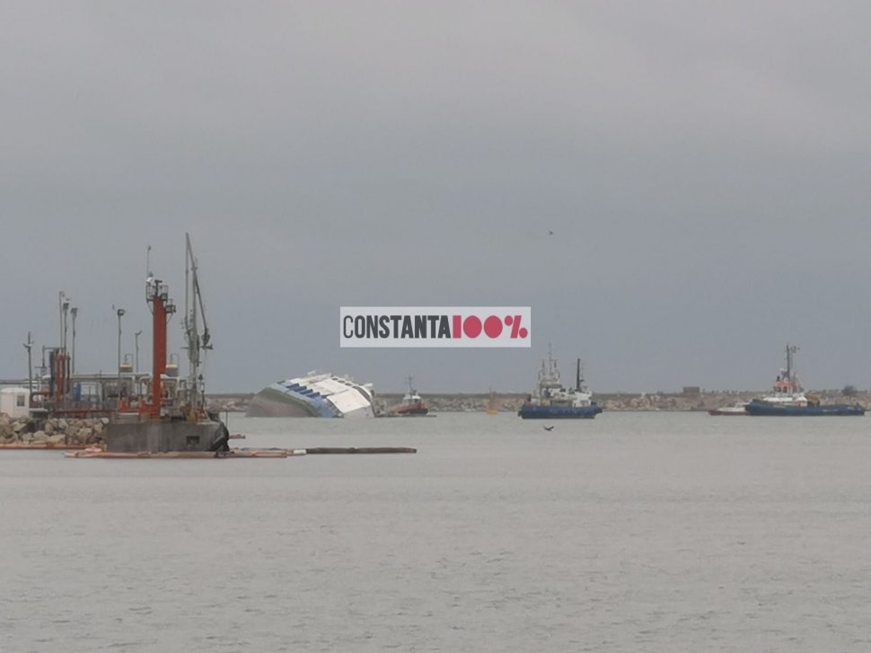 O navă se scufundă în Portul Midia. Ce s-a întâmplat cu echipajul și animalele de pe vas - VIDEO și FOTO