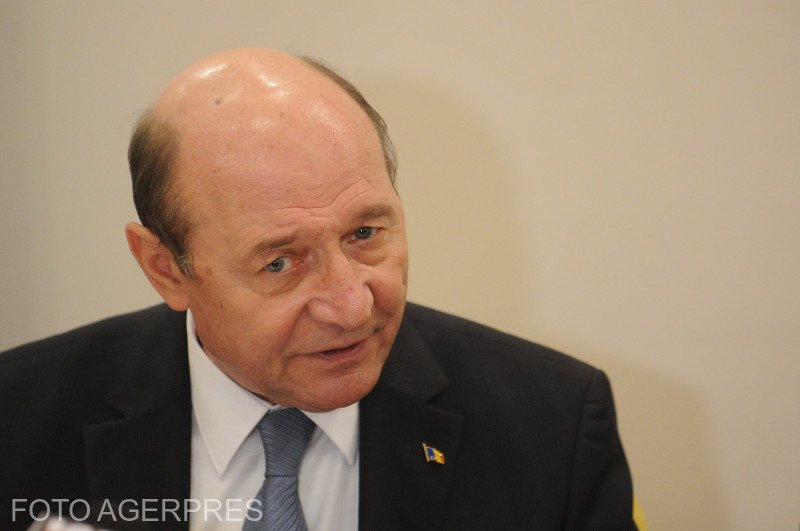 Traian Băsescu, mesaj pentru alegători în ziua votului: Ştii şi tu că 'iarna nu-i ca vara'