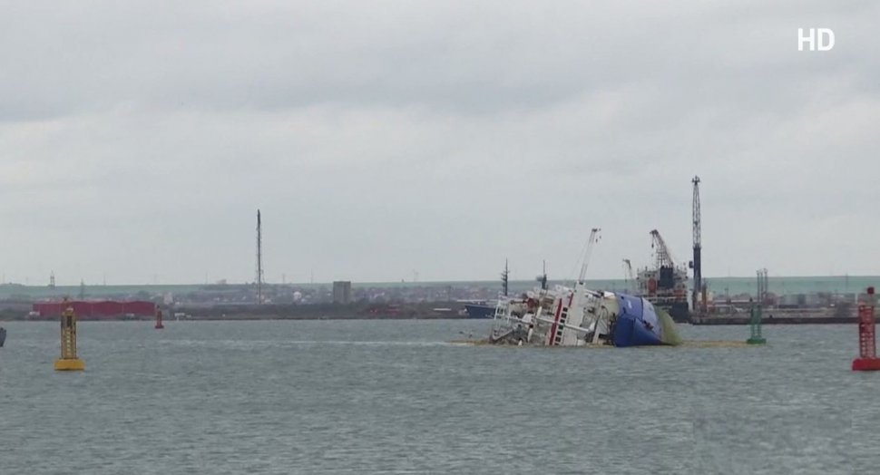 Alertă în port! Oile rămase captive în nava scufundată, o adevărată bombă biologică pentru litoralul românesc. Ministrul Agriculturii e de negăsit!