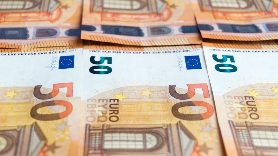 CURS VALUTAR 26 noiembrie 2019. Euro a crescut spre 4,78 lei