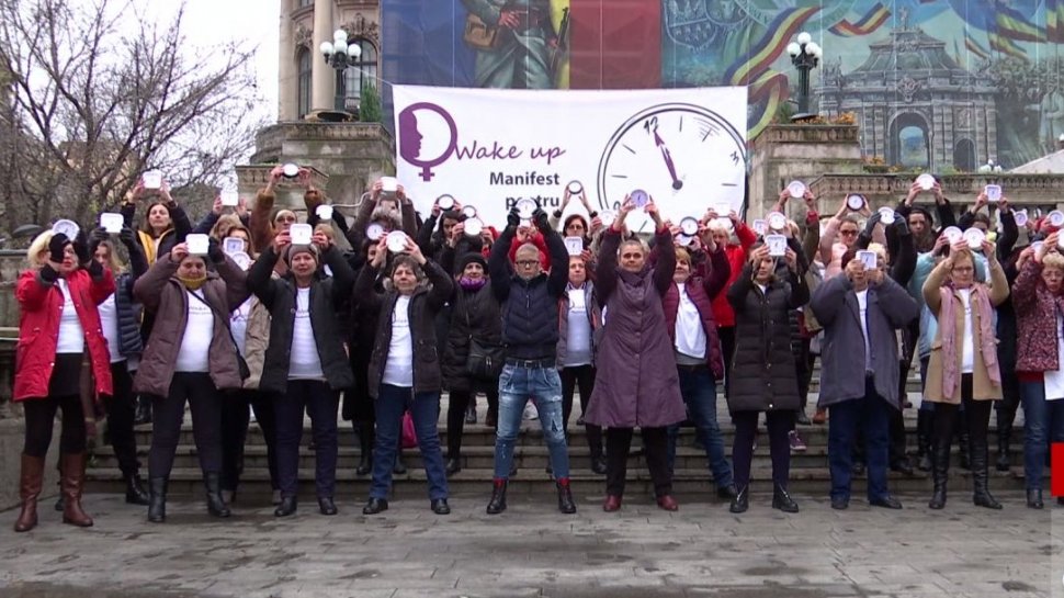 Flash mob în Bucureşti! Stop violenţei împotriva femeilor - VIDEO