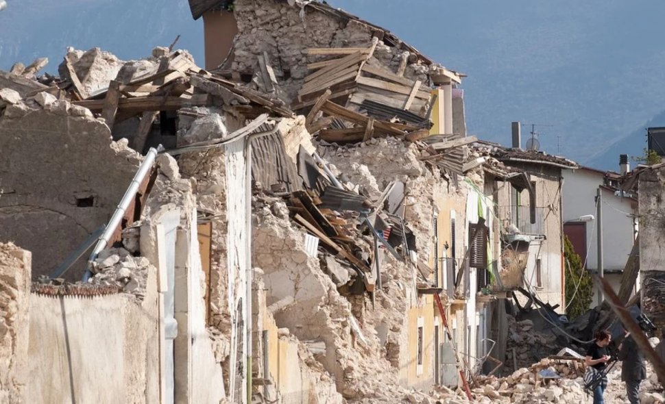 CUTREMUR în Albania - Bilanţul deceselor a ajuns la 48 de morţi şi aproape 800 de răniţi