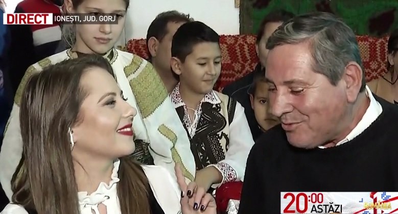 ZIUA ROMÂNIEI. Moment inedit la Antena 3. Berta Popescu și tatăl său cântă "Lung îi drumul Gorjului"
