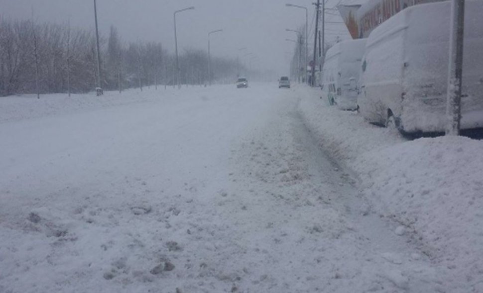 Locul din România în care zăpada a dat peste cap circulația. A fost convocat comandamentul de iarnă